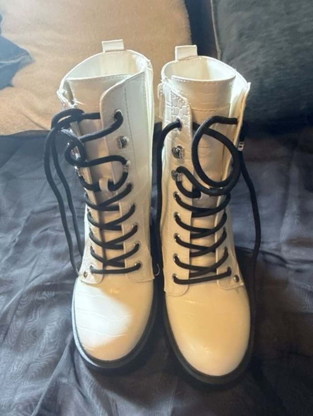 GBG Los Angeles Jaydyn Fashion Boots Size 8 White Platform Combat